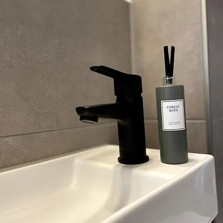 Helles Und Gemuetliches Tannennadel Appartement *