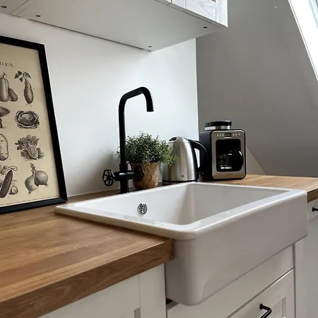 Helles Und Gemuetliches Tannennadel Appartement *